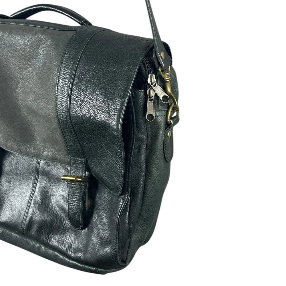 Wilson’s Leather Vintage Black Leather Messenger Bag